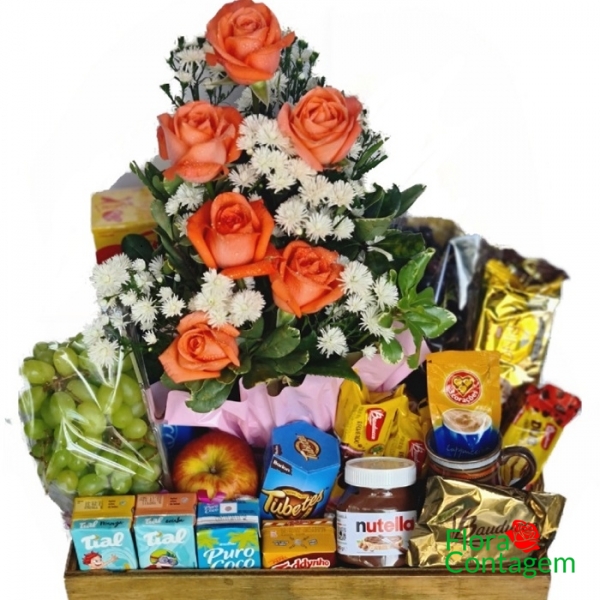 Cesta Café Manhã Com Arranjo de Rosas